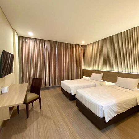 Grand Pasundan Convention Hotel Bandung Exterior foto
