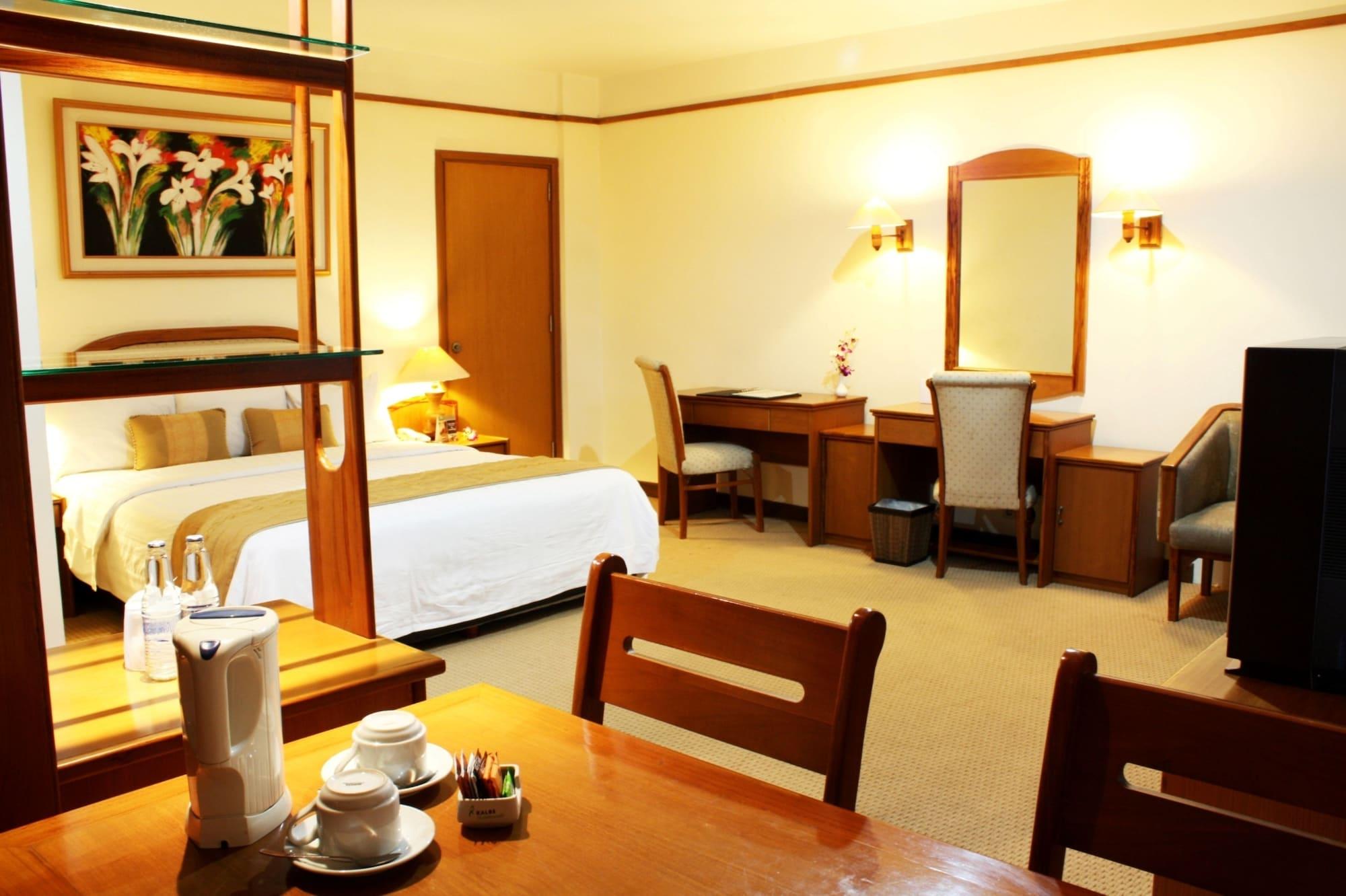 Grand Pasundan Convention Hotel Bandung Exterior foto