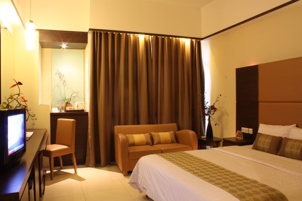 Grand Pasundan Convention Hotel Bandung Exterior foto