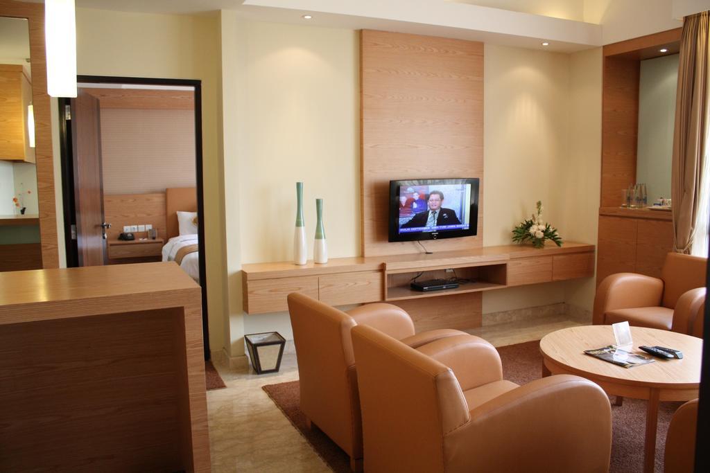 Grand Pasundan Convention Hotel Bandung Exterior foto
