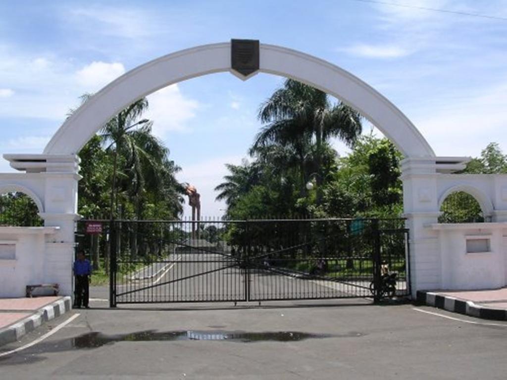 Grand Pasundan Convention Hotel Bandung Exterior foto