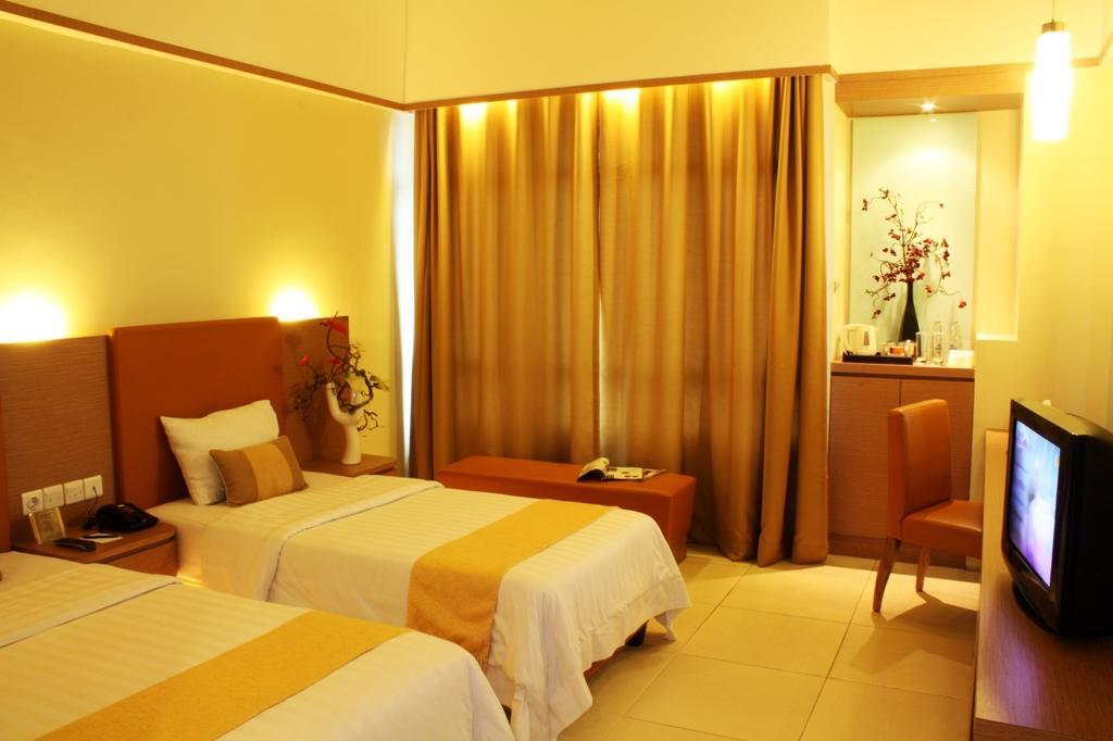 Grand Pasundan Convention Hotel Bandung Exterior foto