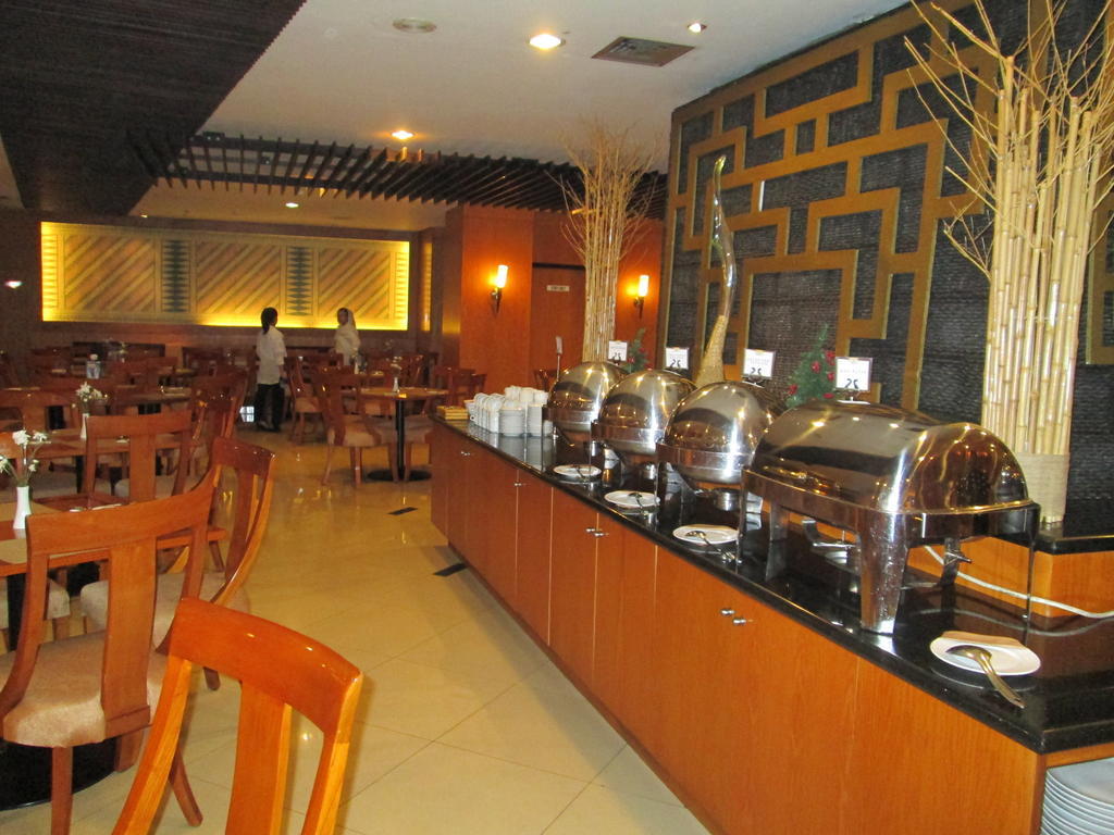 Grand Pasundan Convention Hotel Bandung Exterior foto