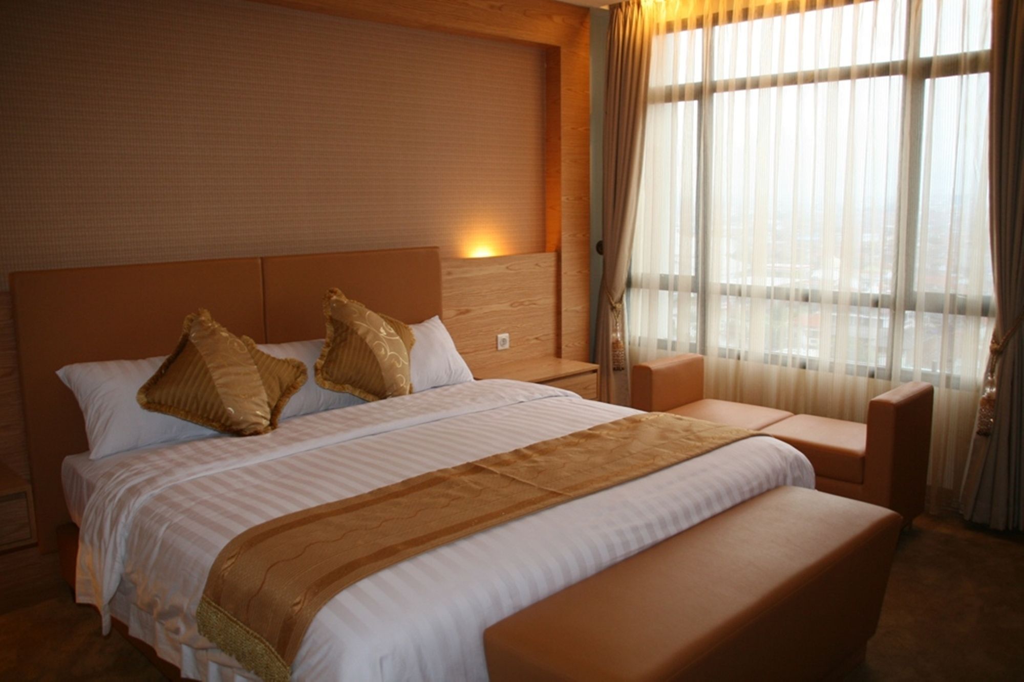 Grand Pasundan Convention Hotel Bandung Exterior foto