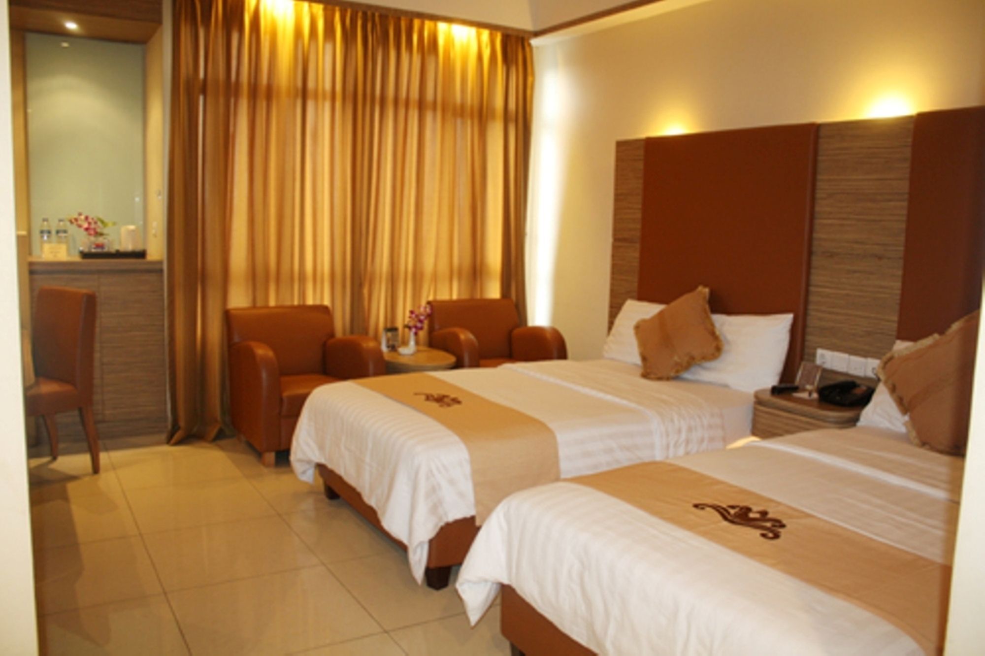 Grand Pasundan Convention Hotel Bandung Exterior foto